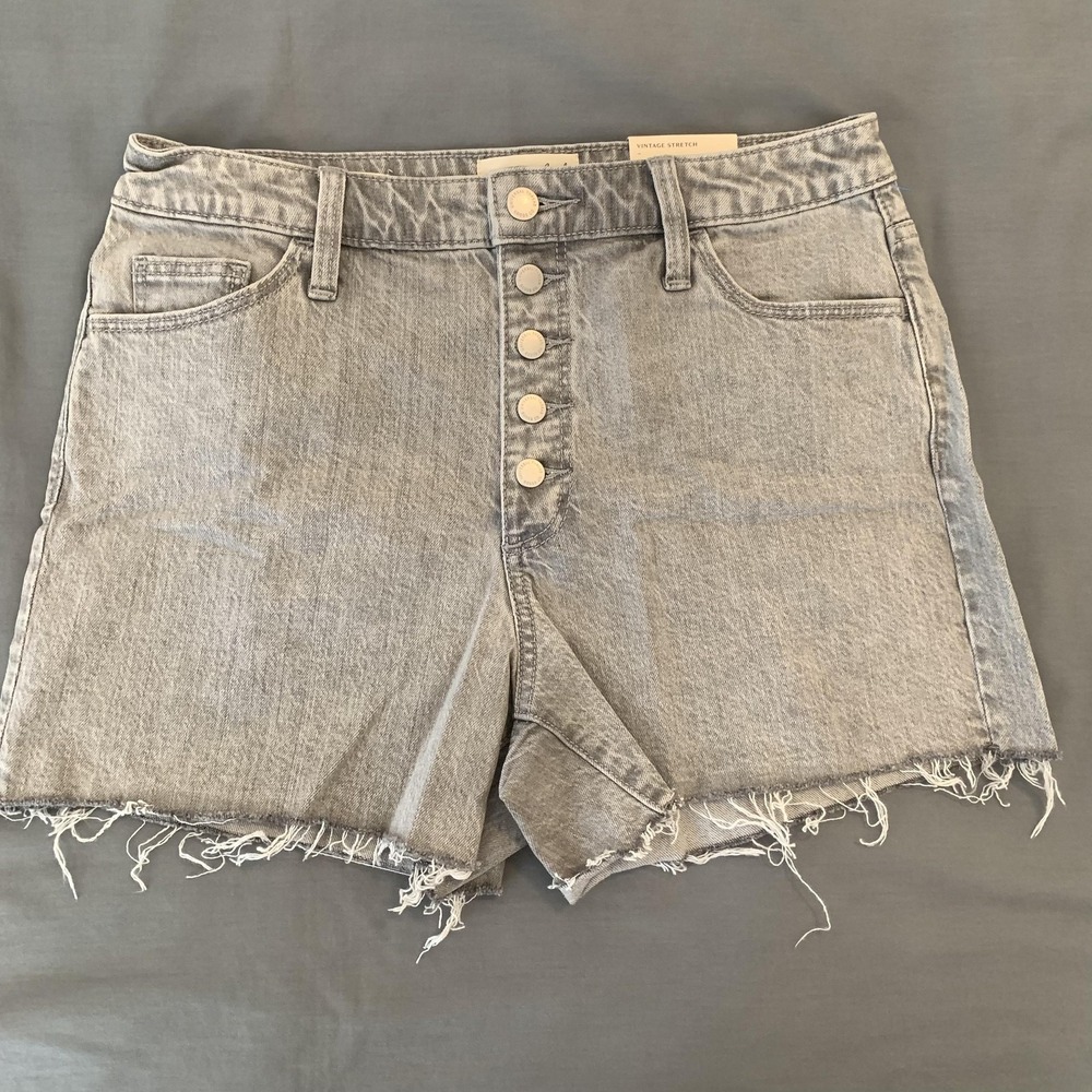 Universal Thread Shorts Womens 8 Gray Vintage Midi Denim Button Fly Cutoff